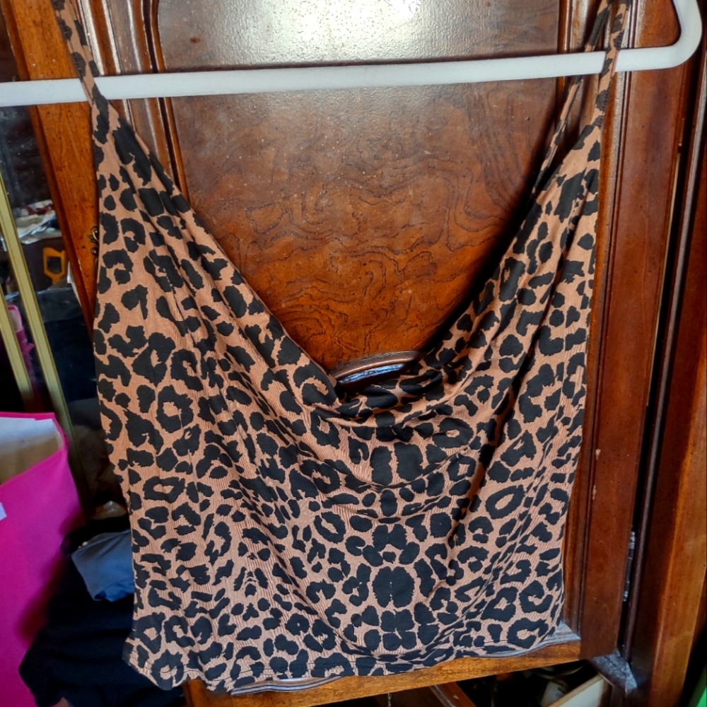 Prettylittlething plus size crop top.